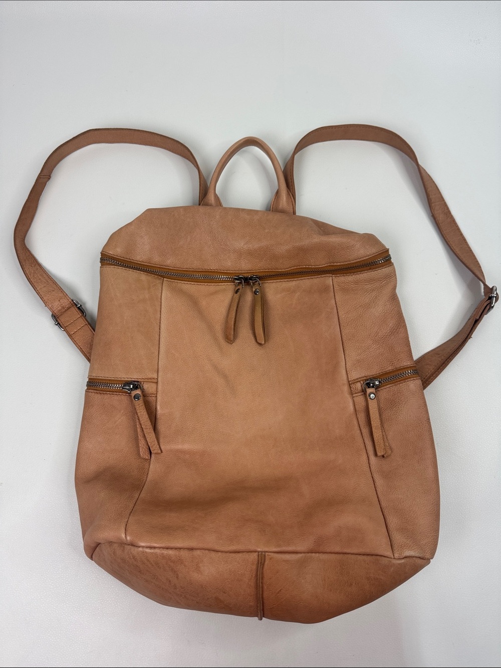 Vilenca Holland Convertible Leather Backpack Tote in Tan Zip close Adjustable